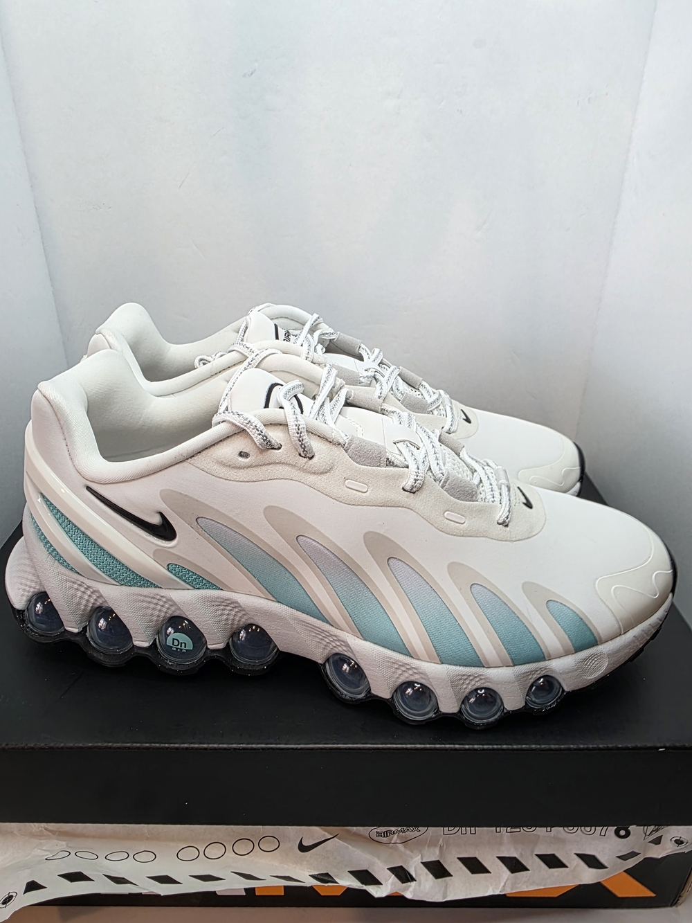Nike Air Max DN8 Summit White Cool Mint - Womens 9 - IM0568-100